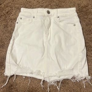 American Eagle- white jean skirt- size 00